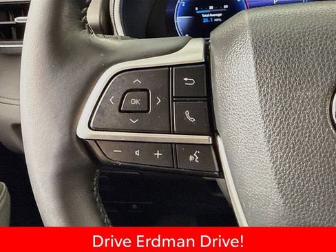 Certified 2023 Toyota Highlander Limited FWD image 13