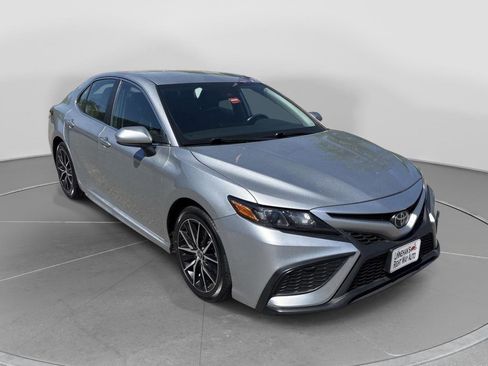 Used 2021 Toyota Camry SE FWD image 5
