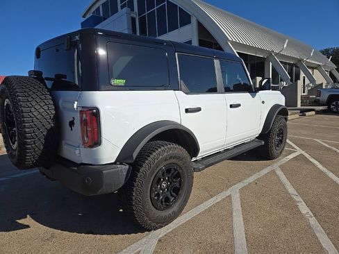 Used 2024 Ford Bronco Wildtrak image 10