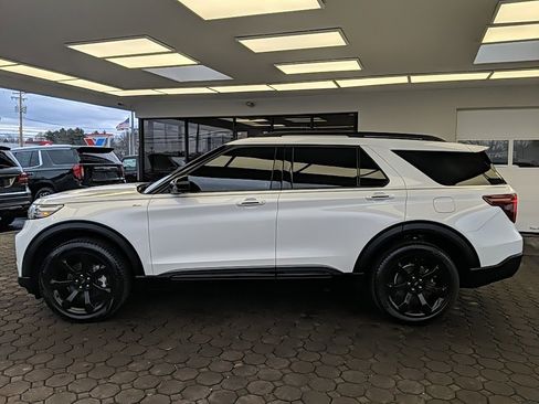 Certified 2023 Ford Explorer ST-Line image 9