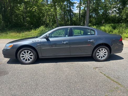 Used 2011 Buick Lucerne CXL w/ Driver Confidence Package FWD image 2