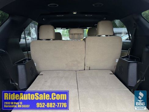 Used 2017 Ford Explorer XLT w/ Equipment Group 201A AWD/4WD image 27