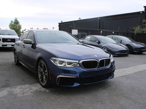 Used 2018 BMW M550i xDrive image 1
