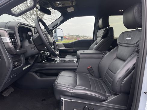 Used 2026 Ford F450 Platinum w/ FX4 Off-Road Package image 24