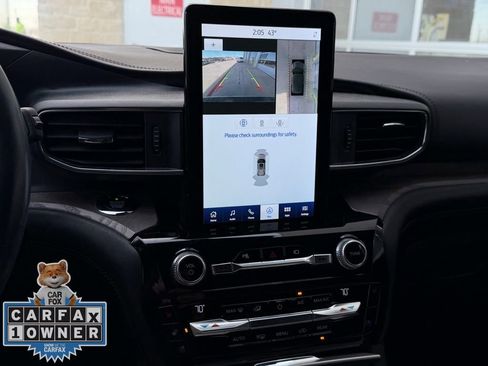 Used 2021 Ford Explorer Platinum w/ Equipment Group 601A image 7