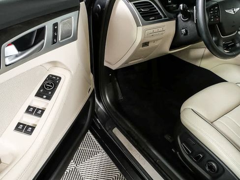 Used 2018 Genesis G80 3.8 w/ Option Group 03 image 8