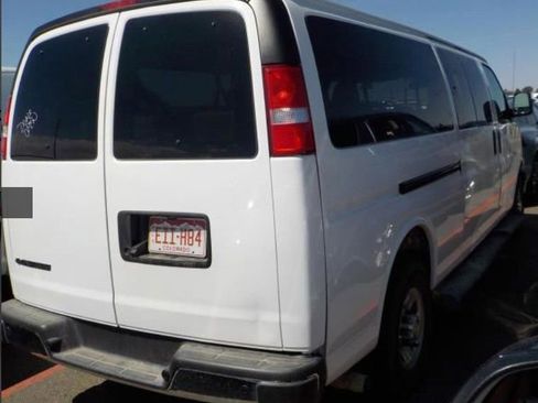 Used 2025 Chevrolet Express 3500 LT w/ LT Preferred Equipment Group RWD image 5