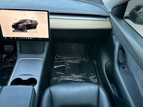 Used 2022 Tesla Model Y Performance AWD/4WD image 27