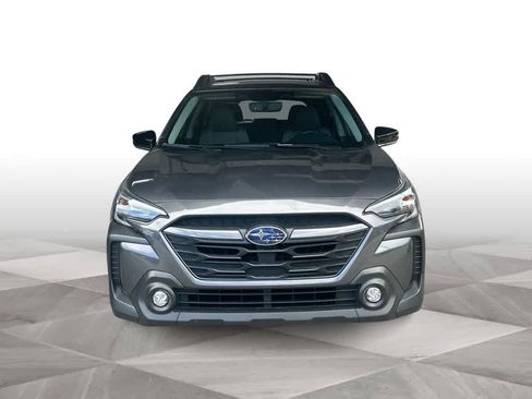 Used 2025 Subaru Outback Premium AWD/4WD image 3