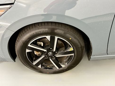 Used 2024 Nissan Sentra SV image 11