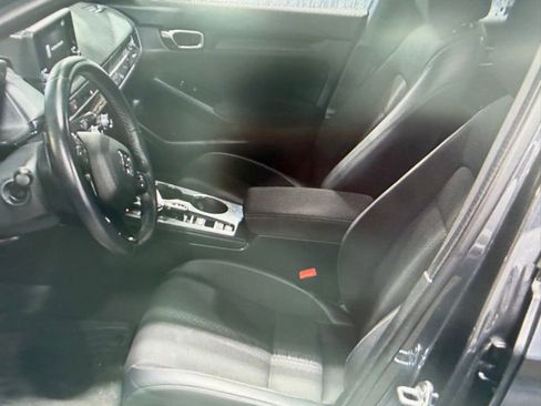 Used 2022 Honda Civic Sport image 3