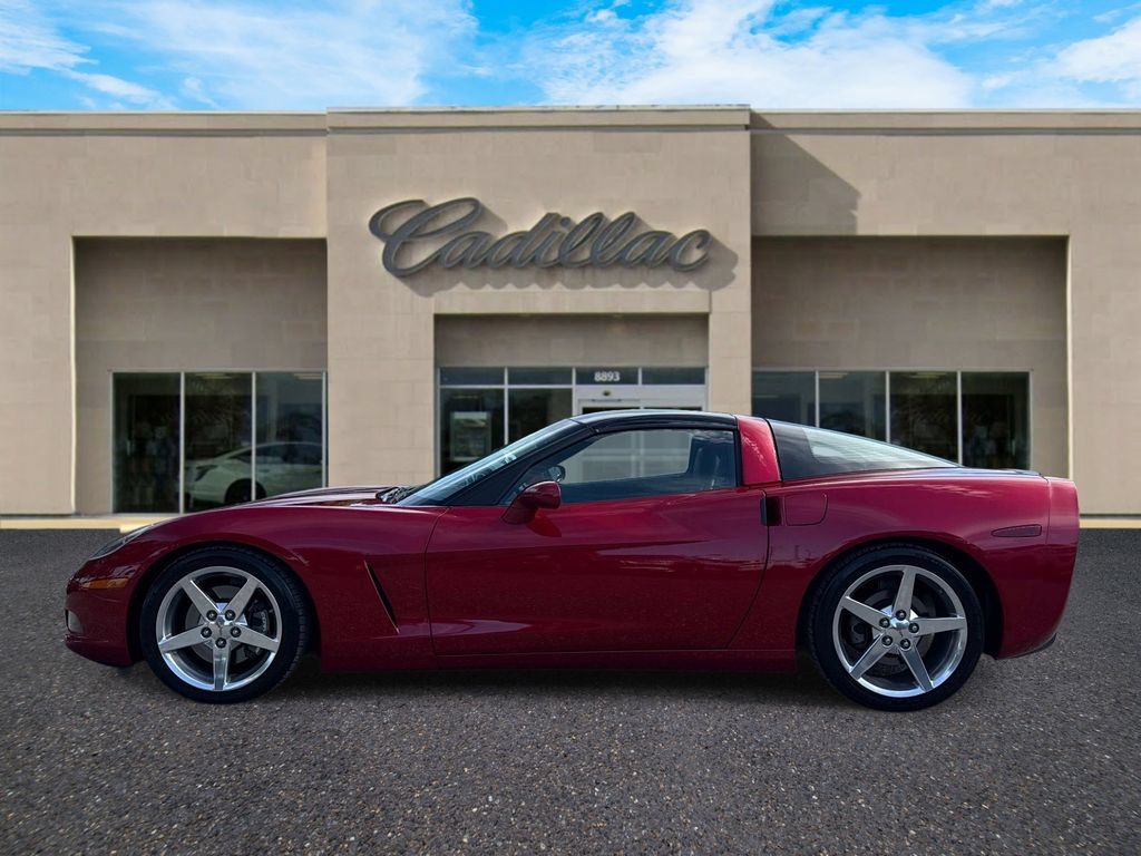 Used 2005 Chevrolet Corvette Coupe w/ Preferred Equipment Group RWD image 6