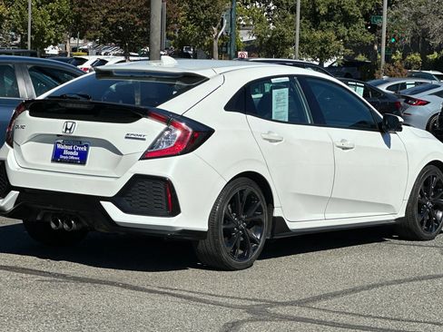 Used 2018 Honda Civic Sport Touring image 4