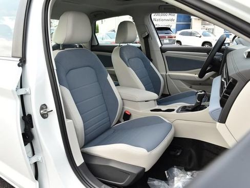 New 2026 Volkswagen Jetta SE FWD image 20