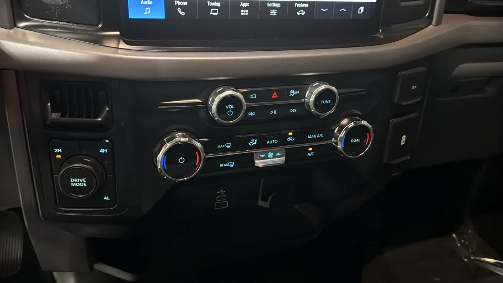 Used 2025 Ford F150 XLT w/ Equipment Group 301A Standard AWD/4WD image 17
