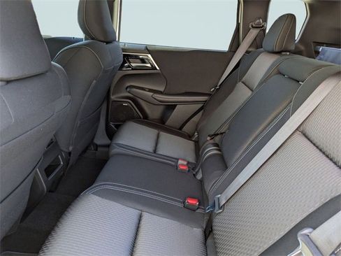 New 2025 Mitsubishi Outlander ES image 17