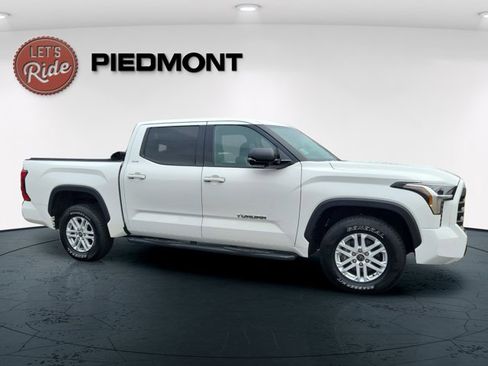 Used 2023 Toyota Tundra SR5 w/ SR5 Premium Package image 5