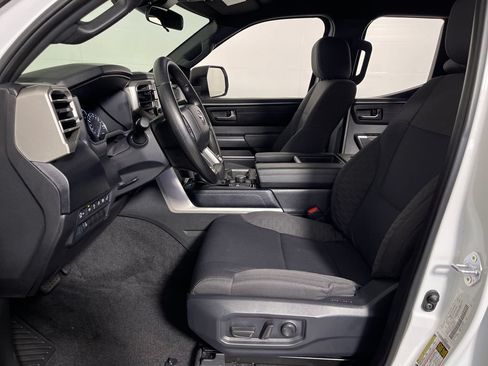 Certified 2025 Toyota Tundra SR5 AWD/4WD image 12