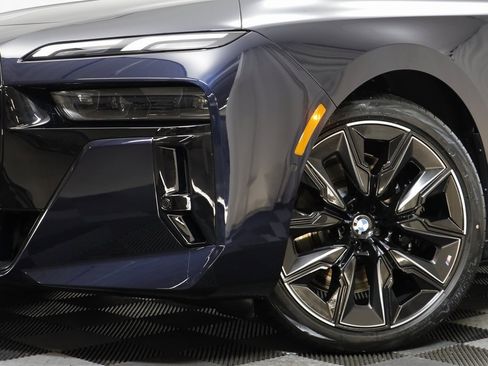 New 2026 BMW 760i xDrive image 3