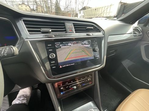 Used 2022 Volkswagen Tiguan SE image 24
