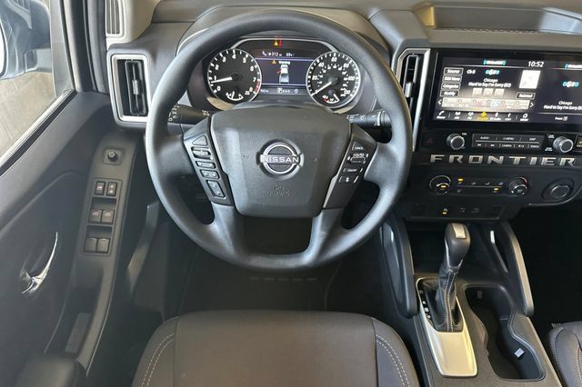 Used 2026 Nissan Frontier SV w/ Tow Package RWD image 13