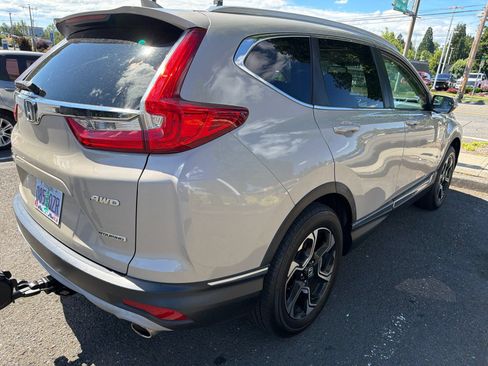 Used 2018 Honda CR-V Touring image 4