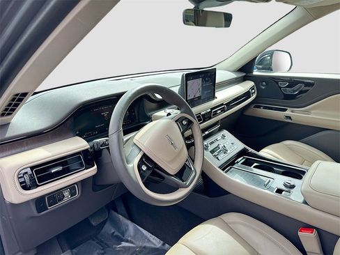 Used 2023 Lincoln Aviator Reserve w/ Elements Package Plus image 9