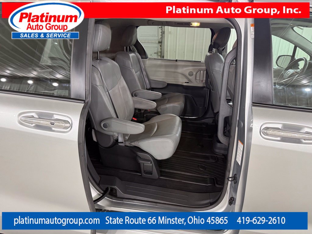 Used 2023 Toyota Sienna XLE AWD/4WD image 39