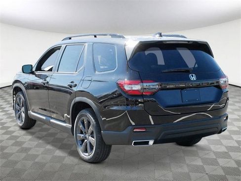 New 2025 Honda Pilot Sport image 4