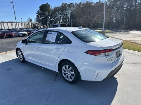 Certified 2025 Toyota Corolla LE image 8