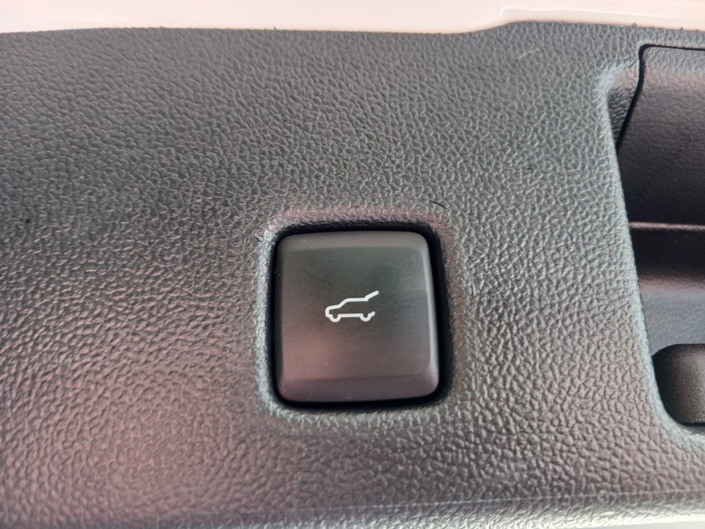Used 2023 Ford Escape Active w/ Tech Pack #2 AWD/4WD image 11