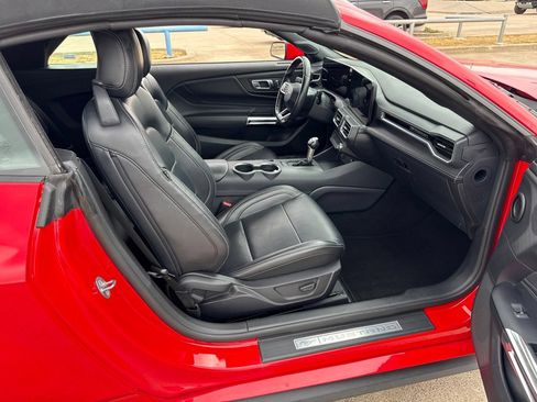Used 2025 Ford Mustang Premium RWD image 11