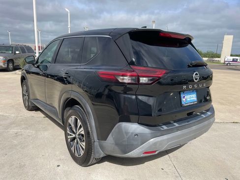 Certified 2021 Nissan Rogue SV FWD image 5