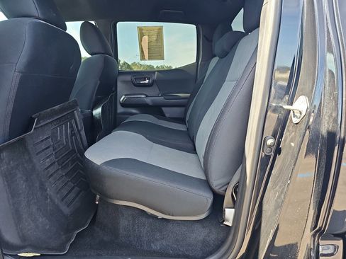 Used 2021 Toyota Tacoma TRD Off-Road w/ Technology Package image 14