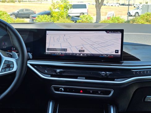 Used 2025 BMW X6 xDrive40i image 32