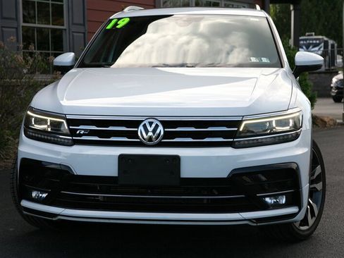 Used 2019 Volkswagen Tiguan S image 2