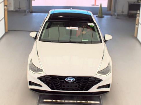Used 2023 Hyundai Sonata Limited FWD image 2