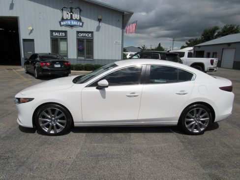 Used 2019 MAZDA MAZDA3 Sedan FWD image 3