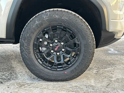 New 2026 GMC Canyon Elevation w/ Convenience Package image 9