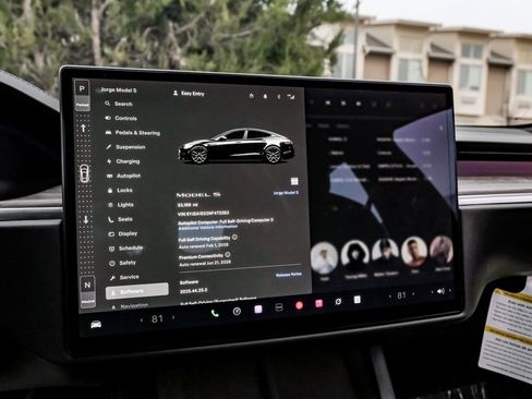 Used 2022 Tesla Model S Base image 33