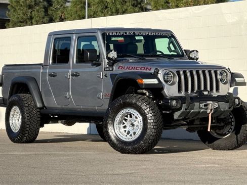 Used 2020 Jeep Gladiator Rubicon image 2