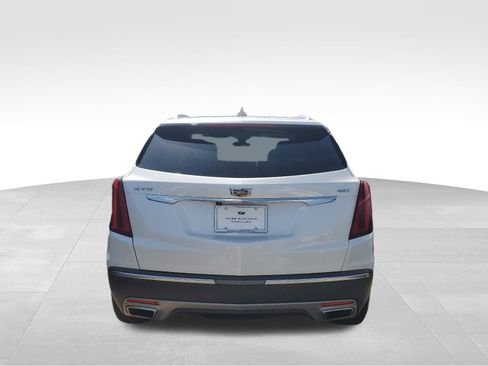 Used 2021 Cadillac XT5 Premium Luxury w/ LPO, Floor Liner Package FWD image 5