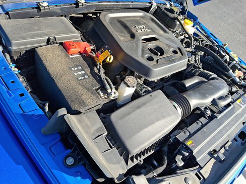 Certified 2022 Jeep Wrangler Unlimited Sahara w/ LED Lighting Group image 28