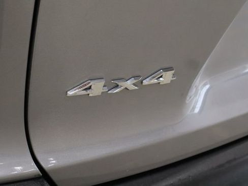 Used 2020 Jeep Cherokee Limited image 38