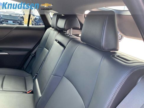 Used 2022 Toyota Venza XLE image 17