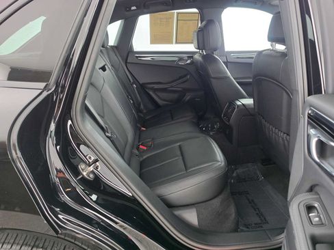 Used 2024 Porsche Macan AWD/4WD image 12