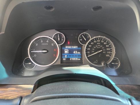 Used 2014 Toyota Tundra Limited w/ Limited Premium Package image 12