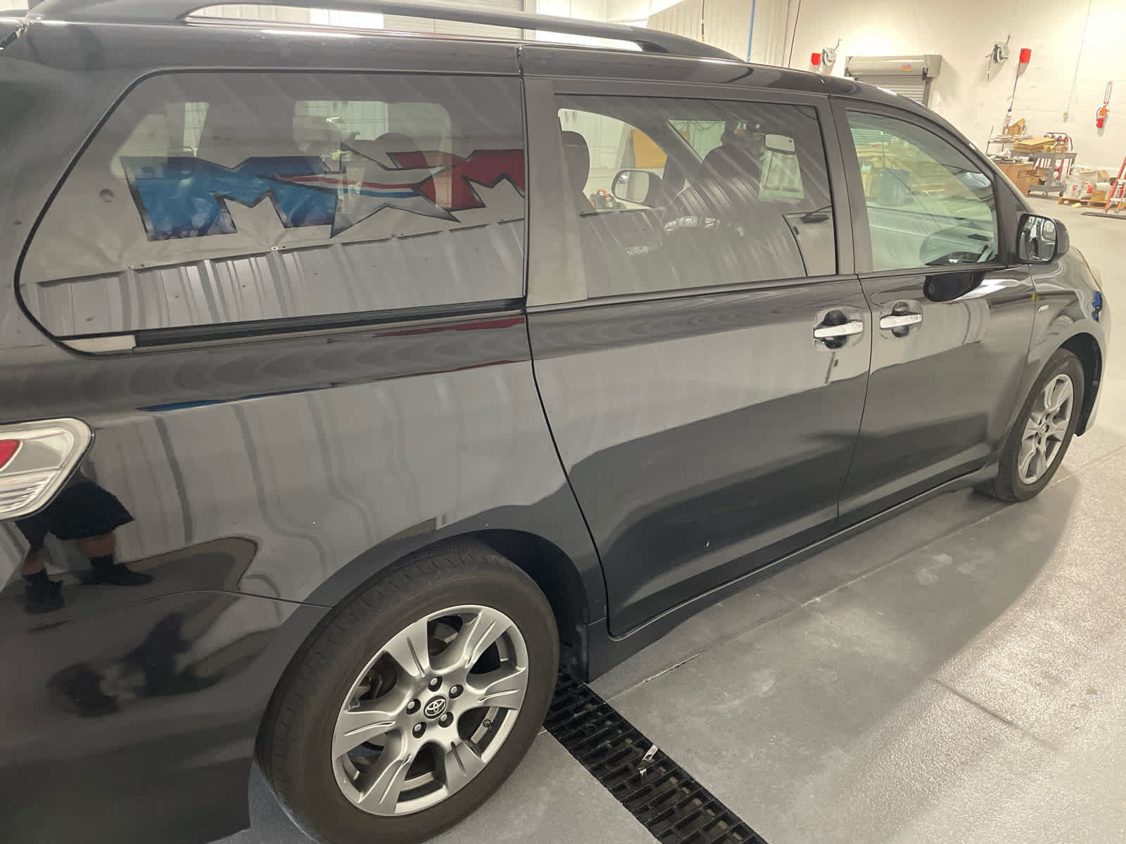 Used 2019 Toyota Sienna SE AWD/4WD image 9