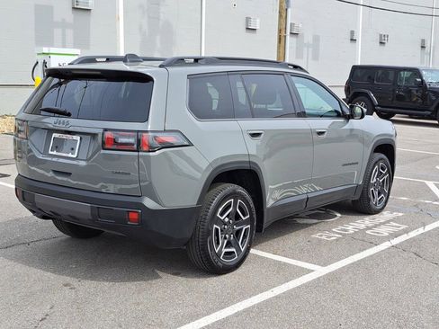 New 2026 Jeep Cherokee Laredo image 4