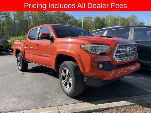 Used 2016 Toyota Tacoma TRD Sport w/ Towing Package AWD/4WD image 6